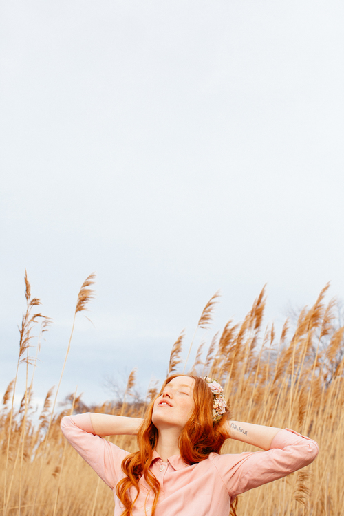 amber_byrne_mahoney_india_salvor_menuez_betty_magazine_summer_editorial_new_york_fashion_photography_polaroid_beach_wanderlust_dreamy_006