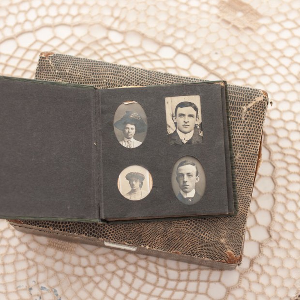 green-stamp-photo-album-2-1000x1000