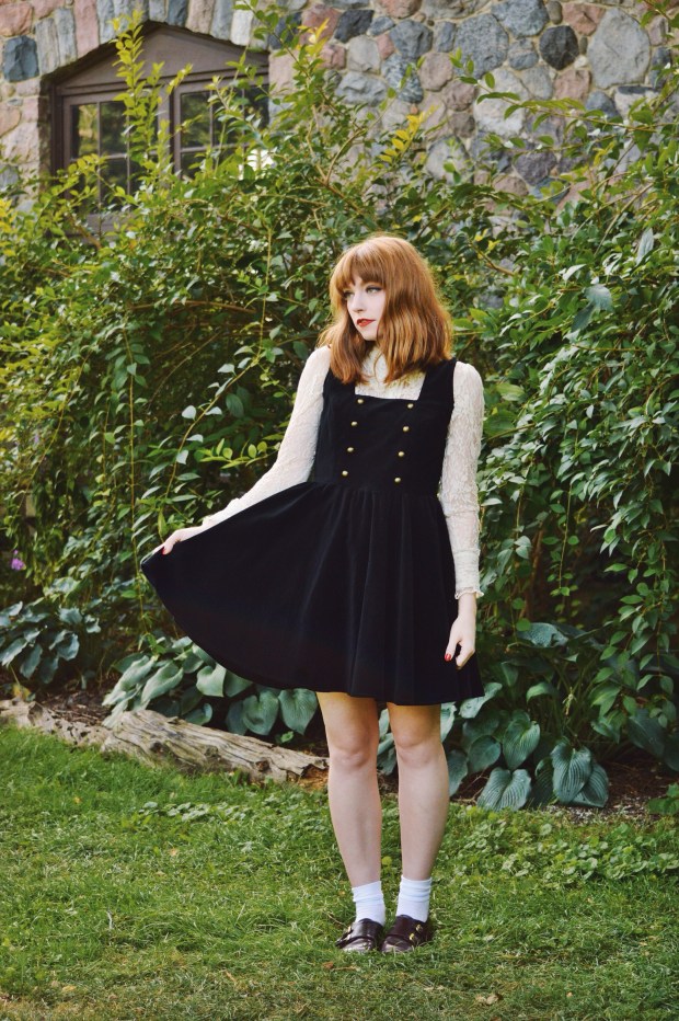 Larkspur Vintage | Outfit: Vivienne